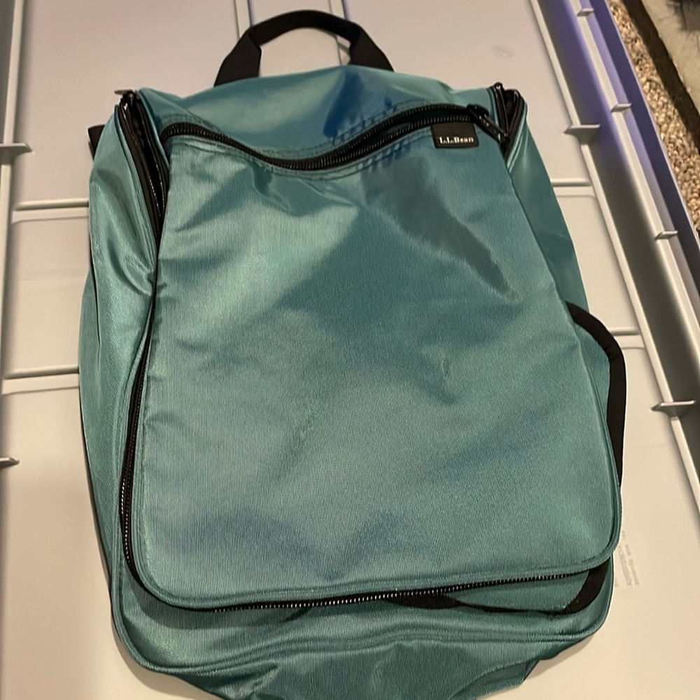 LLBean toiletries bag Green Like New LL Bean